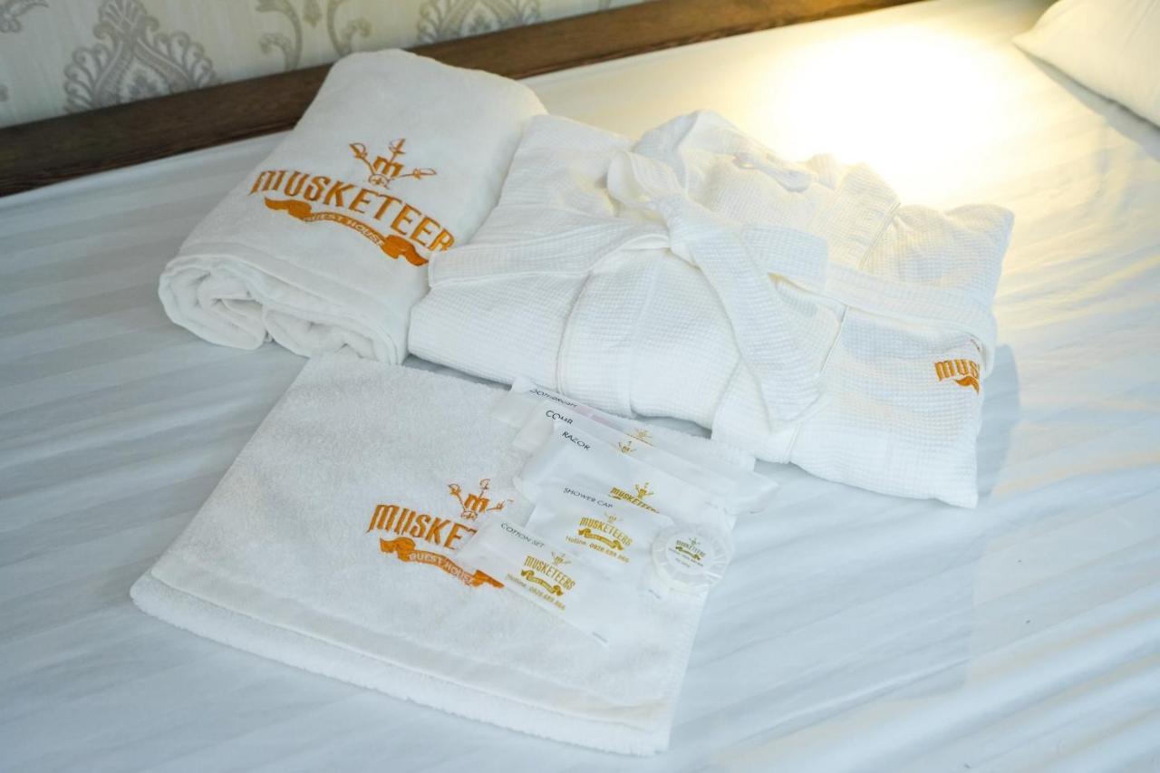 Musketeers Guest House 河内 外观 照片